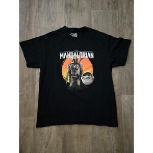 STAR WARS Black T-Shirt Adult Medium The Mandalorian Short Sleeve Athletic Fit